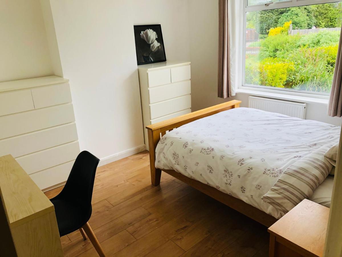 Amazing Quiet Garden House Near London Luton Airport Apartment Ngoại thất bức ảnh