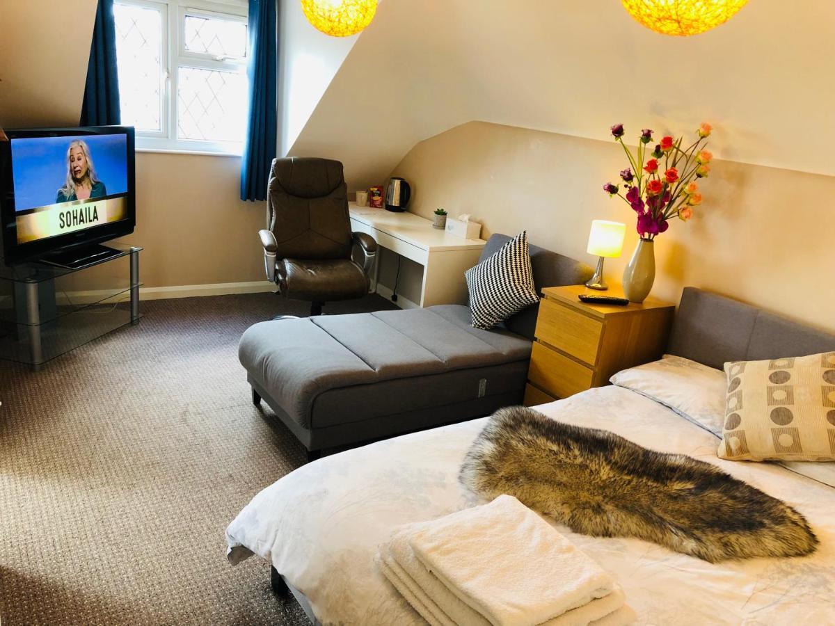 Amazing Quiet Garden House Near London Luton Airport Apartment Ngoại thất bức ảnh