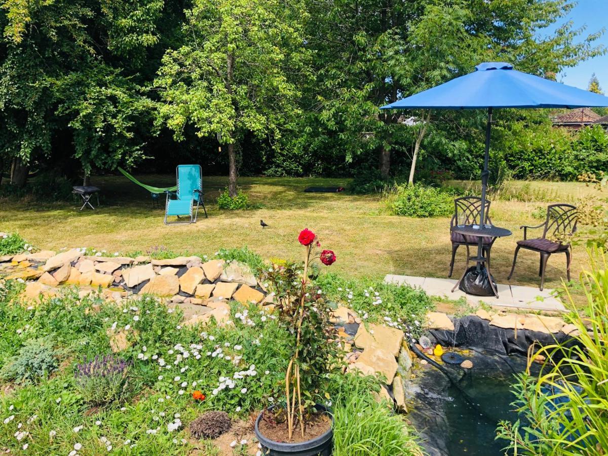 Amazing Quiet Garden House Near London Luton Airport Apartment Ngoại thất bức ảnh